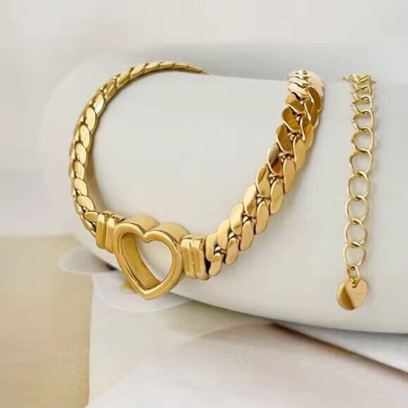 14K Gold Heart Necklace - Picture 5 of 5